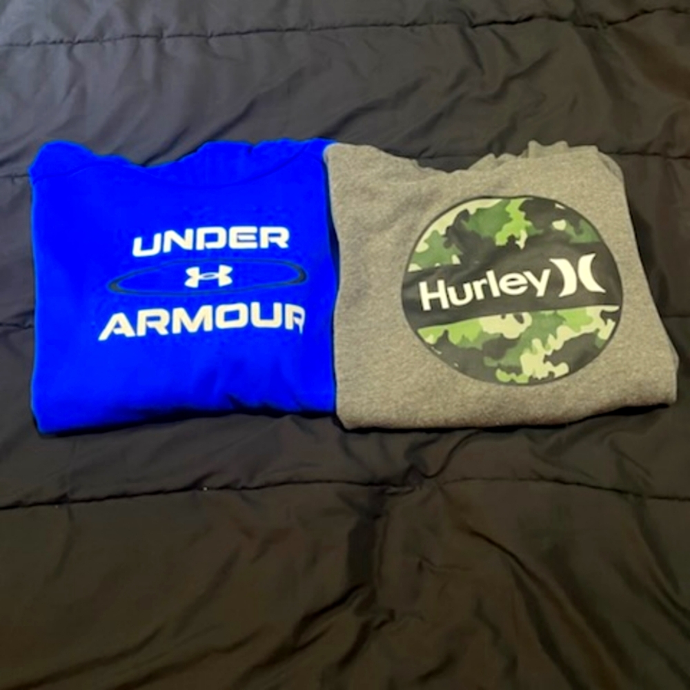 Lot of 2 boys sweatshirts